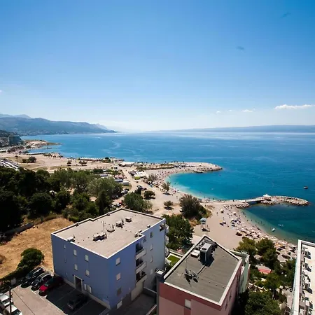 Deluxe Renata سبليت