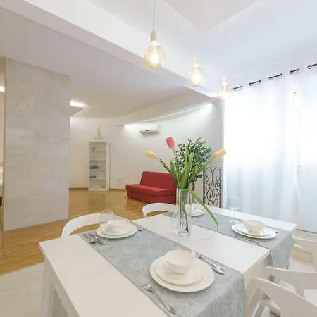 Deluxe Renata * سبليت