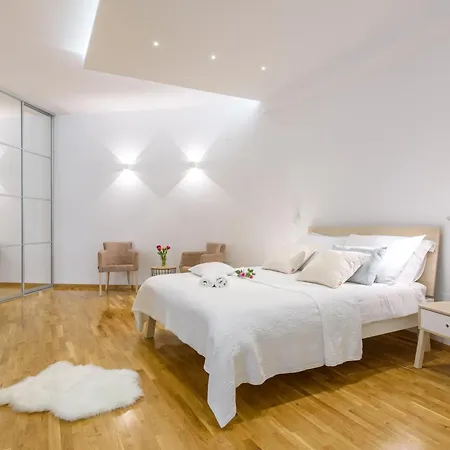 Deluxe Renata شقة