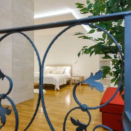 Deluxe Renata * سبليت