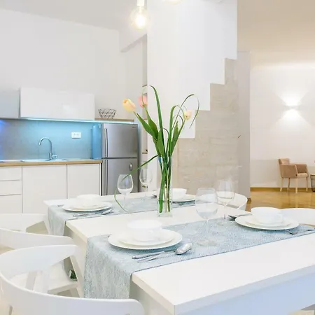 Deluxe Beach Renata Apartment